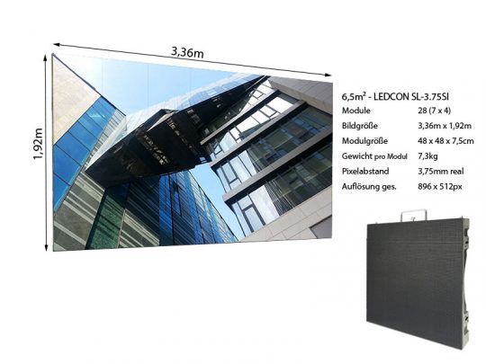 LED Wand 3.36m x 1.92m - LEDCON SL-3.75SI mit 3,75mm Pixelabstand an moderner Gebäudefassade; im Bild sind technische Daten und ein Einzelmodul der LED Videowand zu sehen, geeignet zum Mieten oder Kaufen.