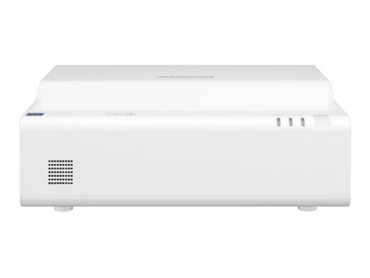 Weißes, rechteckiges elektronisches Gerät mit Belüftungsschlitzen auf der Vorderseite, vermutlich ein Beamer oder Projektor wie der [Produktname], ideal zum Kaufen oder Mieten; das Gerät steht vor neutralem Hintergrund.