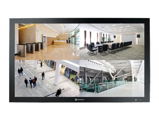 Auf dem Monitor werden vier Überwachungskamera-Ansichten des "FlexOffice Security Systems" angezeigt: eine Gebäudelobby mit Drehkreuzen, ein Konferenzraum mit Stühlen, ein Innenbereich zum Mieten oder Kaufen sowie ein moderner Flur. So behalten Sie jederzeit die Sicherheit verschiedener Bereiche im Blick.