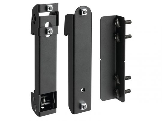 Drei schwarze Metall-Halterungen (Brackets) mit mehreren Schrauben und Bolzen liegen nebeneinander, ideal zum Montieren oder Verbinden von Bauteilen - perfekt zum Kaufen oder Mieten für Montageprojekte.